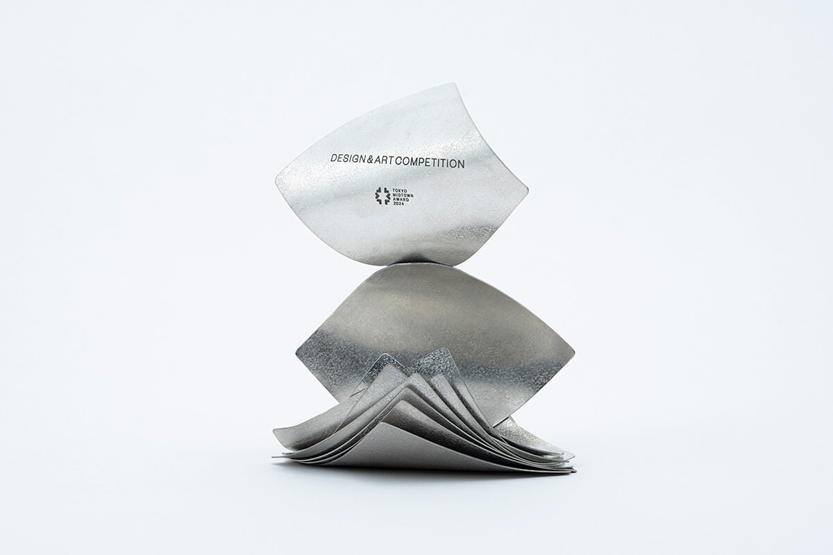 東京ミッドタウンでの授賞式のために、篠原ともえがデザインしたアート