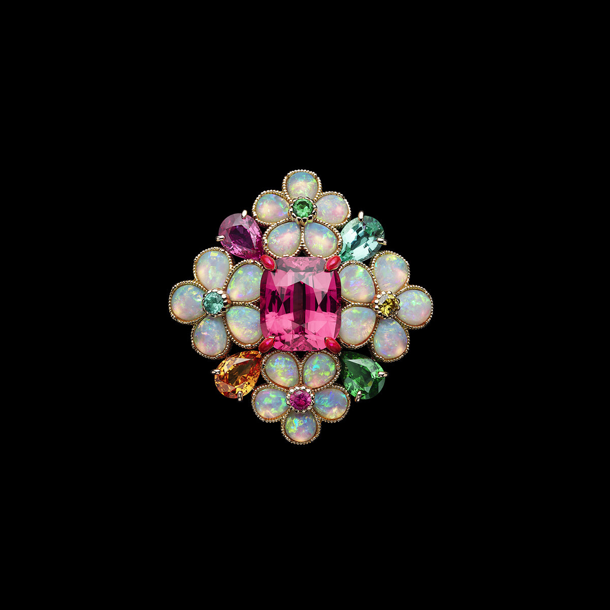 フェミニンに煌めく。ディオールから新作ハイジュエリー「ベル