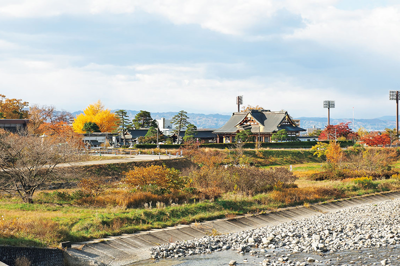 この秋、カメラに収めたい景色10選｜山形の紅葉×神社をめぐる小さな旅