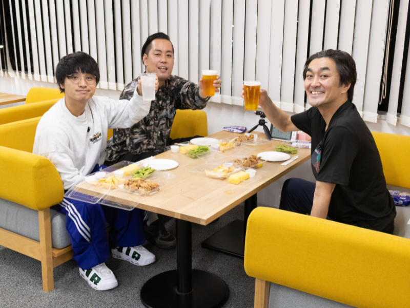 エバースが登場! サイン入りTシャツのプレゼントキャンペーンも実施