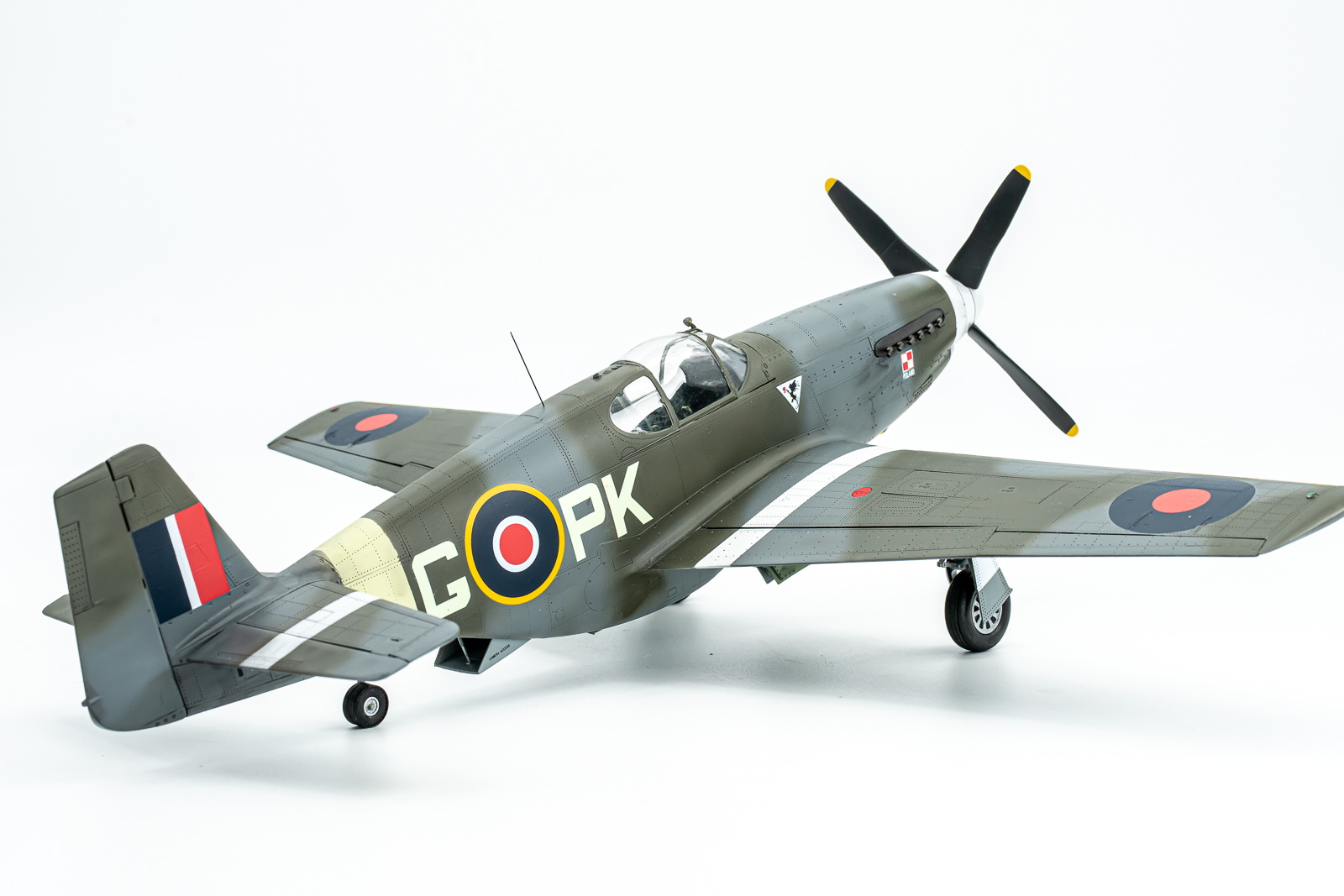 トランぺッター 1/32 P-51B／マスタングⅢ 完成品 Trumpeter | 模型工房M