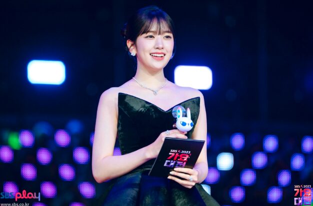 IVEユジン「2025 SBS歌謡大祭典」のMCに決定 - マジャヨ