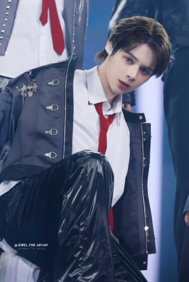 SMTOWN LIVE 2025」で練習生を公開！元Big Hit練習生「JJ」登場で話題