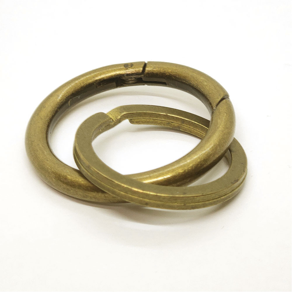 40mm リングカラビナ ブラスカラー仕上げ 31mm真鍮平型二重カン付き