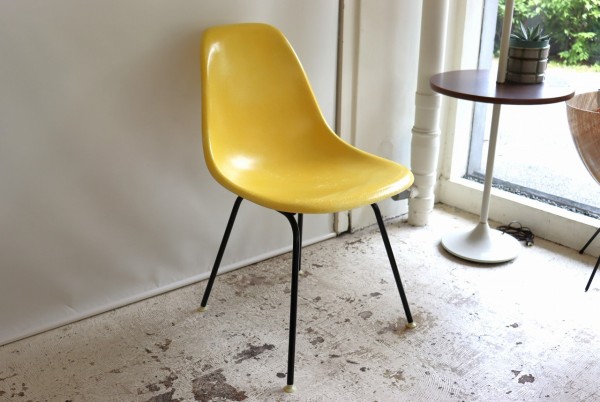 ハーマンミラー社製イームズ サイドシェルチェア(イエローFRP