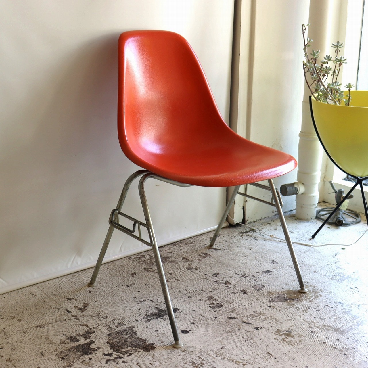 ハーマンミラー社製イームズ サイドシェルチェア(オレンジFRP