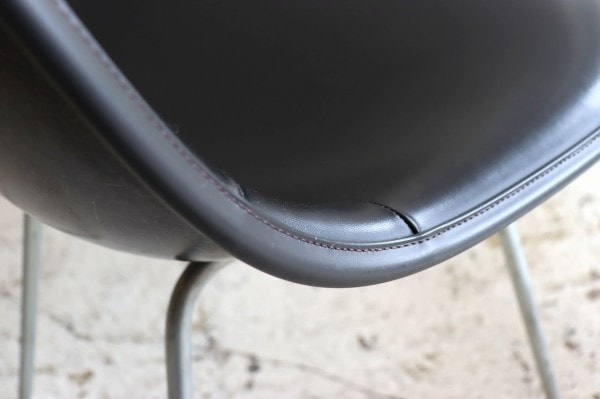 ハーマンミラー社製イームズ サイドシェルチェア ナウガブラック