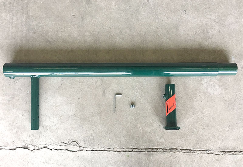 室内 鉄棒、体育体操マット、スケートボードセクション スケボーレール