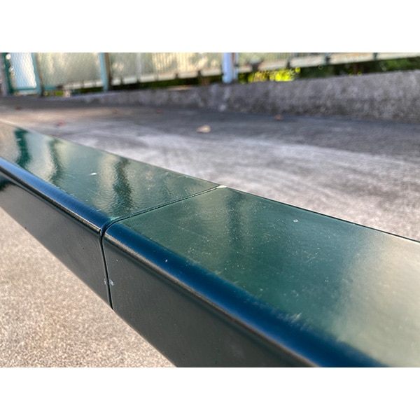 室内 鉄棒、体育体操マット、スケートボードセクション スケボーレール