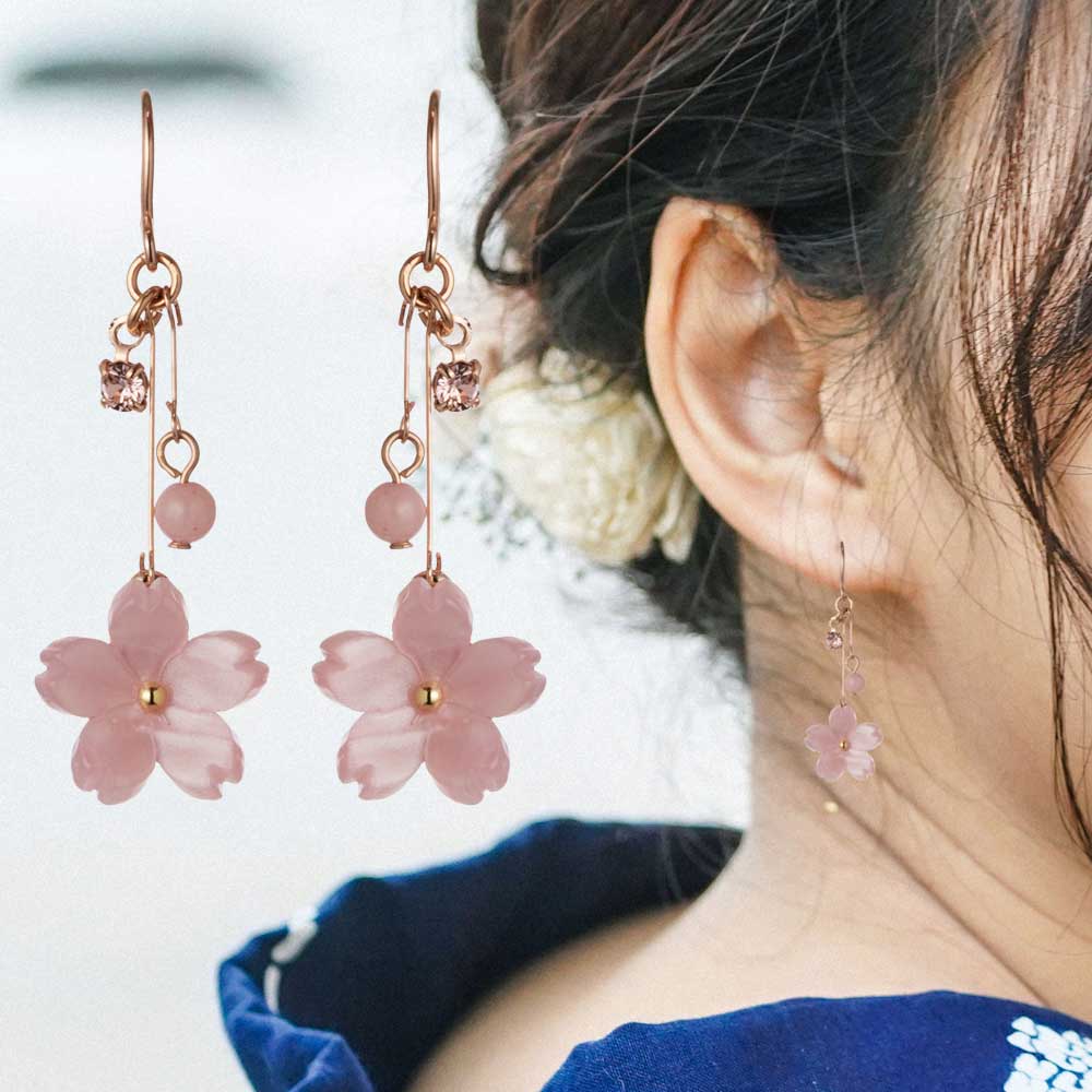 アクセソワール 桜のピアス 枝垂れ桜 (P2) 桜ゆらり、耳元に春色の