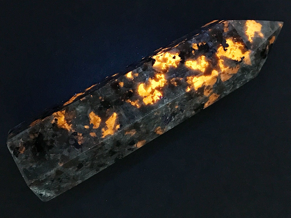 ユーパーライト ポイント/Yooperlite(蛍光)