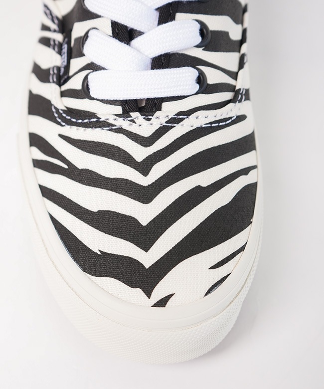 VN000D7YBR]VANS(バンズ/ヴァンズ)Authentic ANIMALIER ZEBRA
