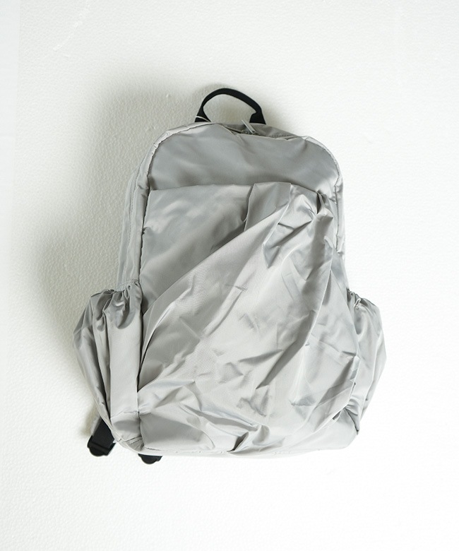 13WGB239304]emmi(エミ)eco 撥水ギャザーボディーバックパック