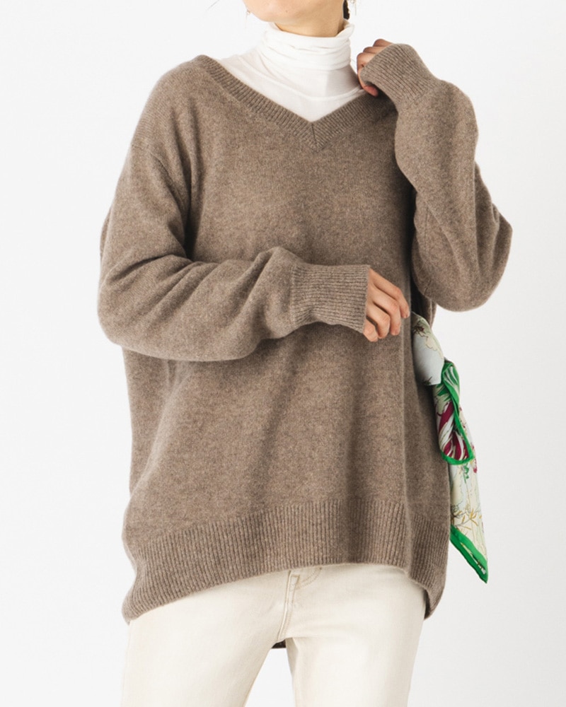 カシミヤ100％エアリーニットVネックプルオーバー | TOPS | 元町