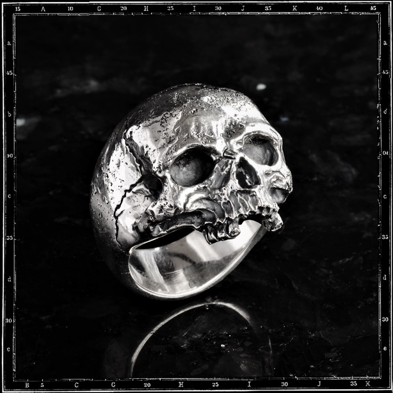 XX OSSUARY SKULL RING - MEDIUM | クレイジーピッグ公式オンライン