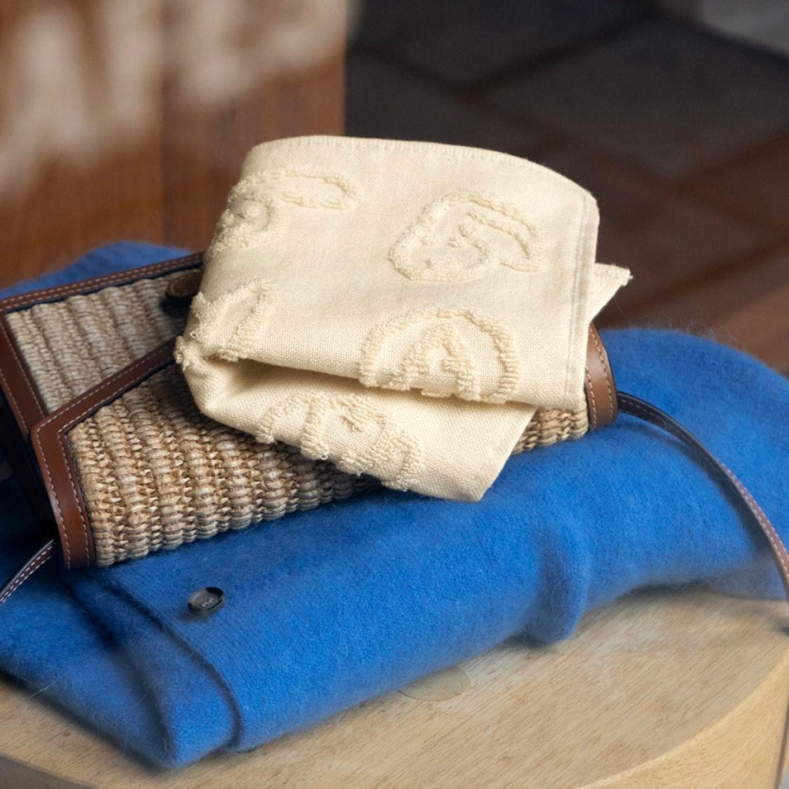 WARMGREY TAIL] Bunny Bunny ハンドクロス - Ivory | CATEGORY