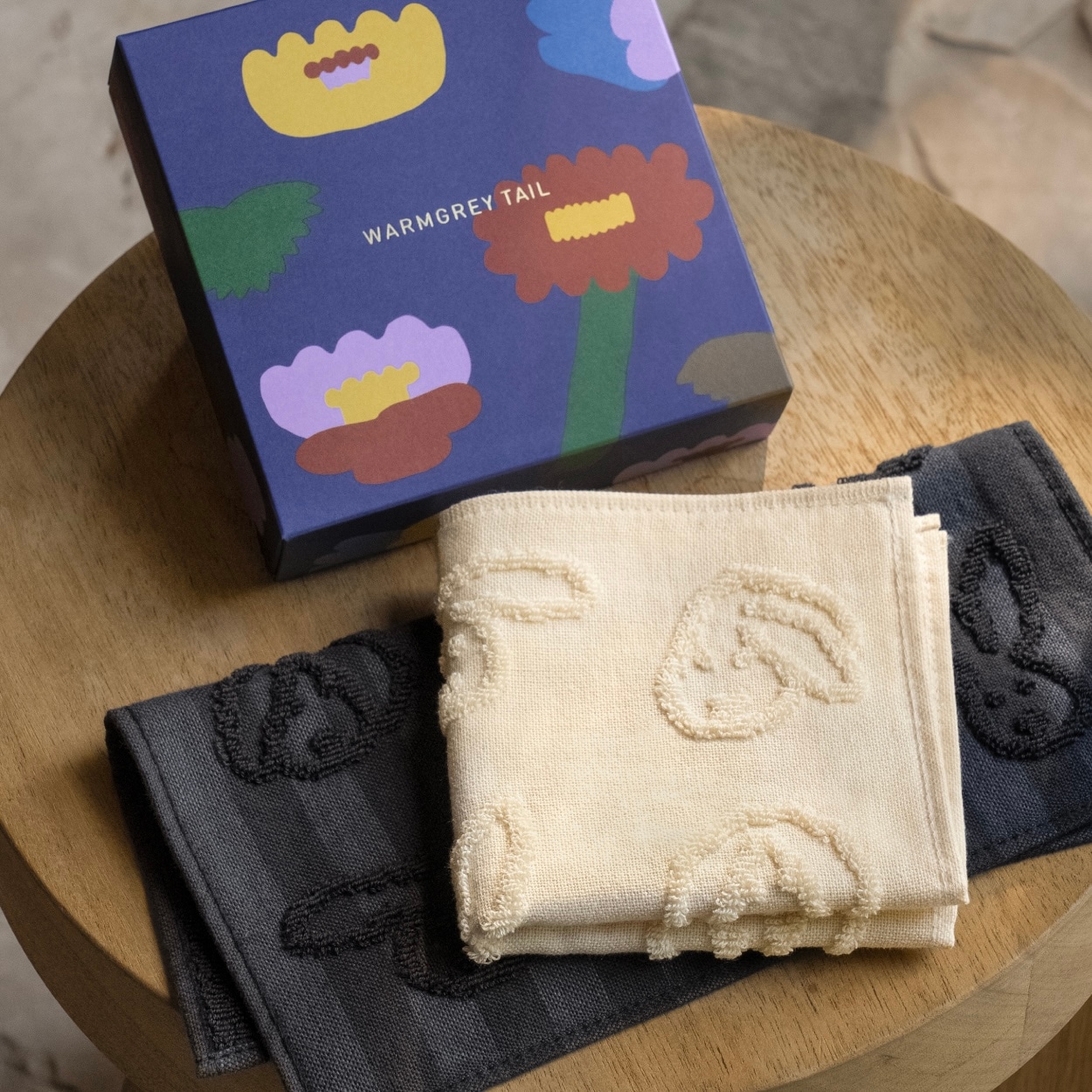 WARMGREY TAIL] Bunny Bunny ハンドクロス - Ivory | CATEGORY