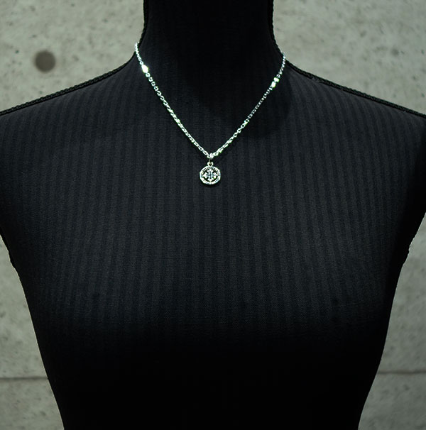 ロイヤルオーダー 【本国オーダー・受注生産】TINY CROSS MEDALLION w