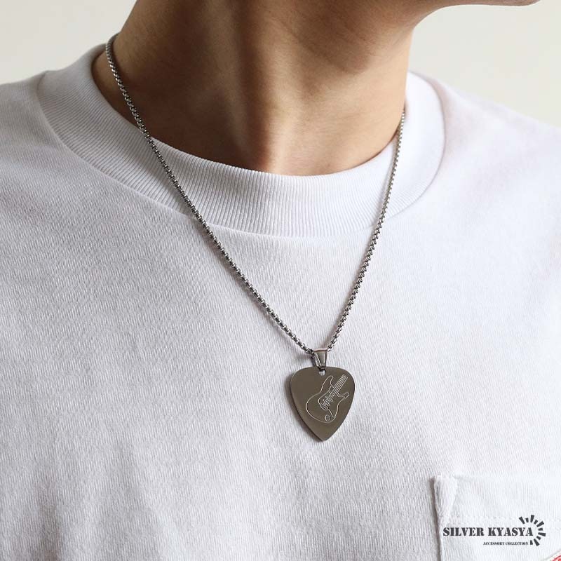 ステンレス ギターピックをモチーフにデザインしたネックレス。 [n314