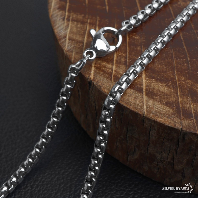 ステンレス ギターピックをモチーフにデザインしたネックレス。 [n314