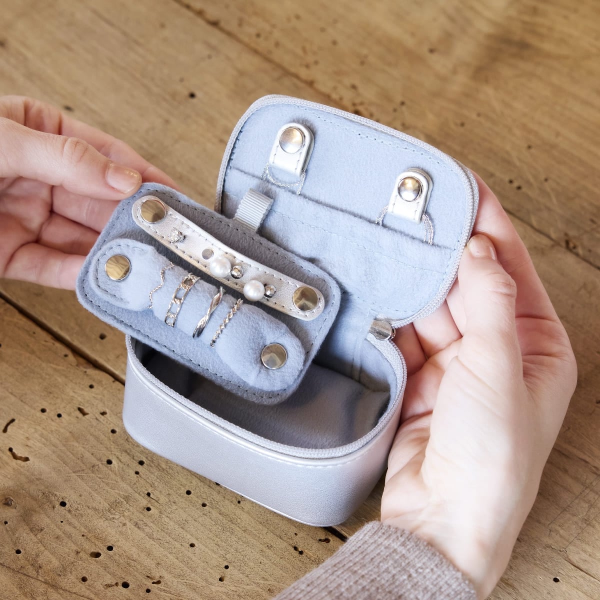 ジュエリーポーチ アーバン・リュクス 5WP-UL8107 | アルティザン