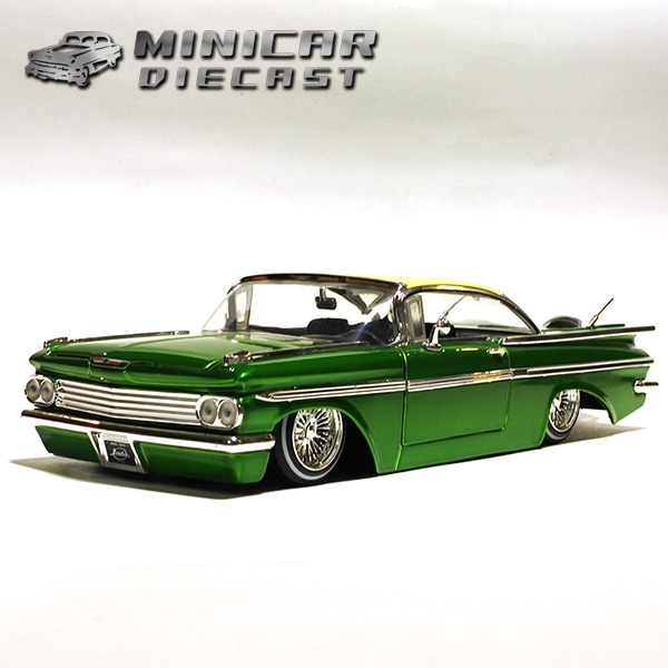 1/24 箱入り ミニカー 1959 CHEVROLET IMPALA グリーン イエロー