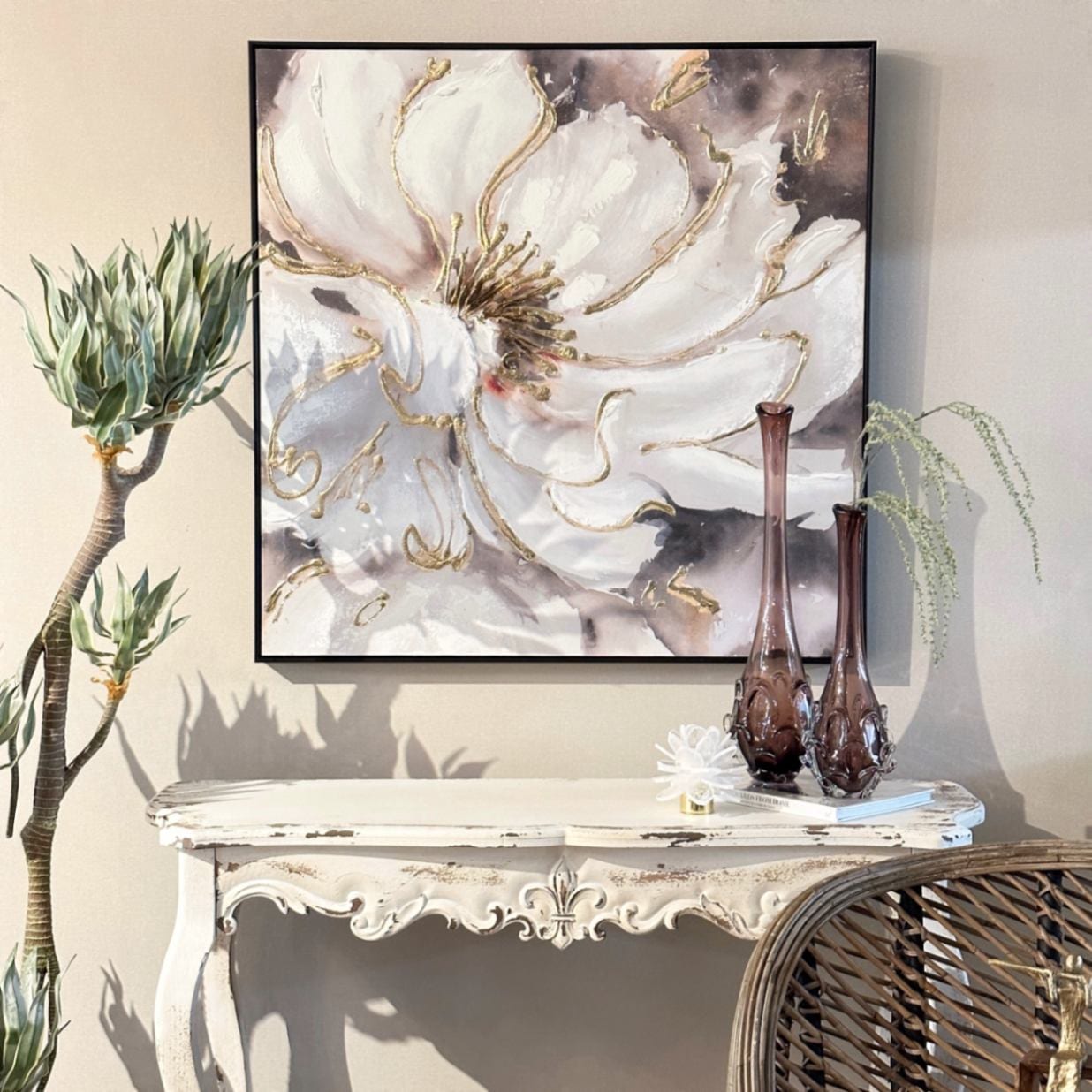 白い花とゴールドアクセントのアートフレーム 92cm×92cm | ウォール