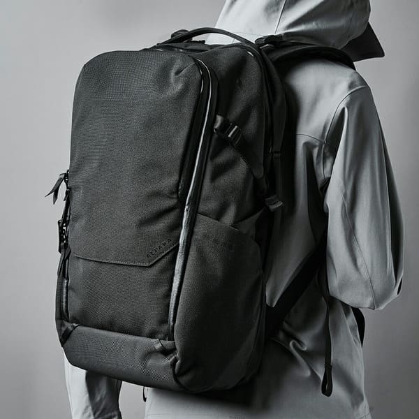 ELEMENTS TRAVEL BACKPACK AXOFLUX | BACKPACKS | 【公式】ALPAKA