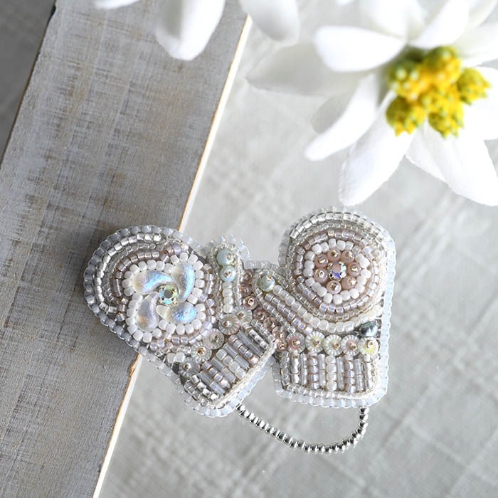 ミトンのブローチ 【作家：大槻友美（brilliant）】 | アイテムで探す