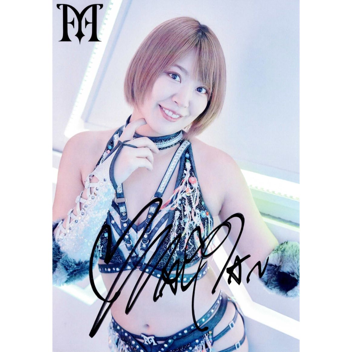 桜井麻衣 #8 マリーゴールド ポートレート 直筆サイン入り