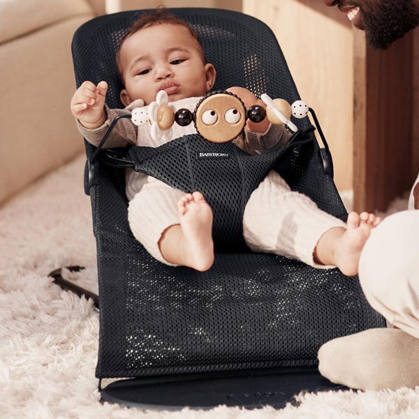 ベビービョルン｜バウンサー用おもちゃ｜ブラック・ホワイト｜ブリベビ通販