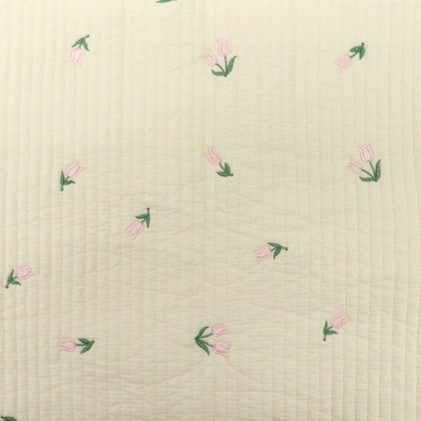生地 イブルキルト刺繍 チューリップ柄 【65cm×90cmカットクロス