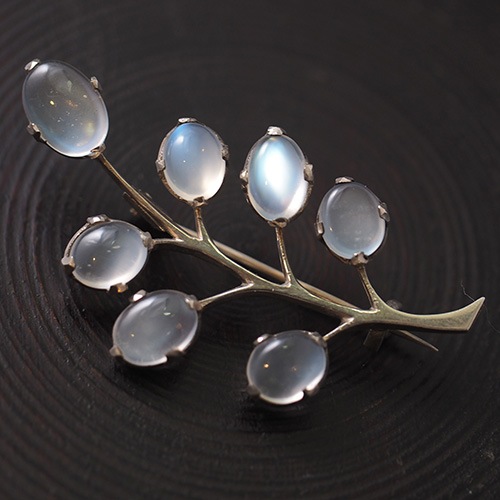 シルバー ムーンストーン リーフブローチ