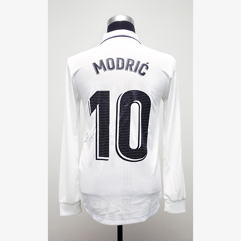 モドリッチ直筆サイン入り選手支給レアルマドリード22/23ホーム