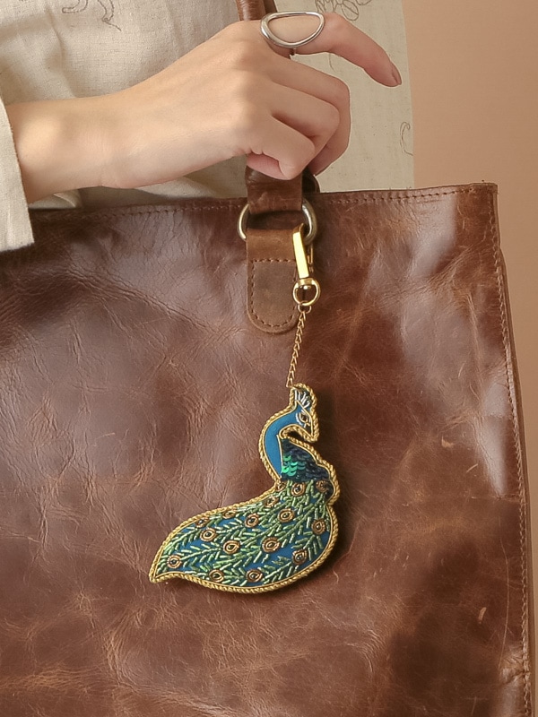 ザリ刺繍キーホルダー （ピーコック) M21-1767｜KANKAN ONLINE SHOP