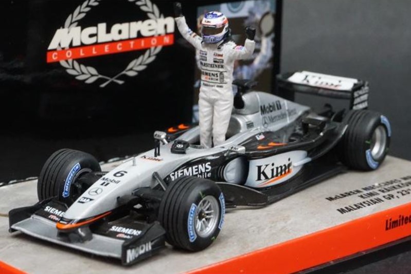 1/43 ミニチャンプス 530034326 マクラーレン メルセデス MP4-17D