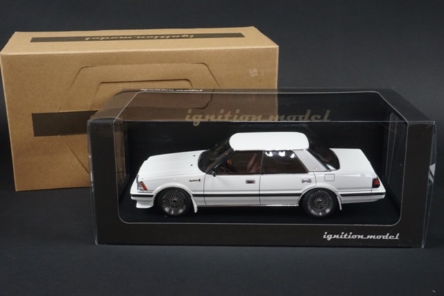 1/18 イグニッションモデル IG2054 トヨタ クラウン (120) 2.8 Royal