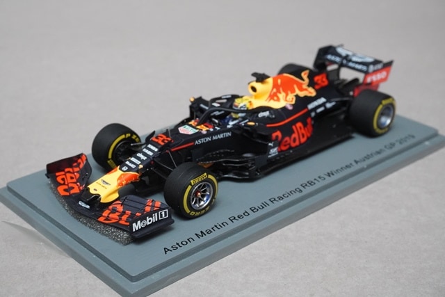 1/43 スパーク S6088 アストンマーティン レッドブルレーシング RB15