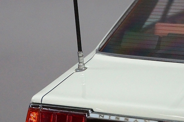 1/18 イグニッションモデル IG1461 日産 セドリック (P430) 4ドア