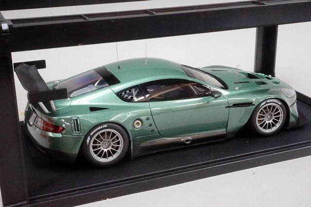 1/18 オートアート 80503 アストンマーティン DBR9 PLAIN BODY VERSION