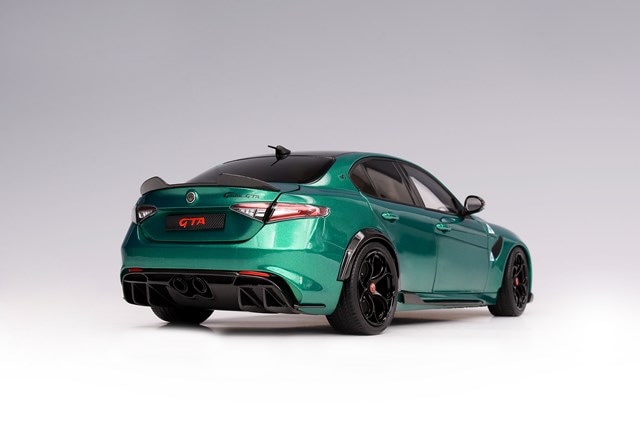 新品 M89002 MOTORHELIX 1/18 アルファ ロメオ ジュリア GTA Montreal