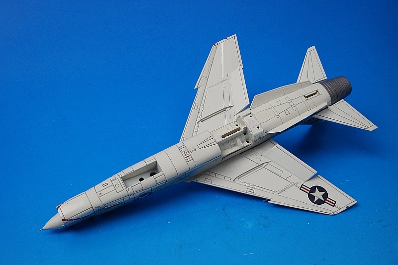 1/72 F-8E クルセイダー アメリカ海軍 VF-211 チェックメイツ NP101