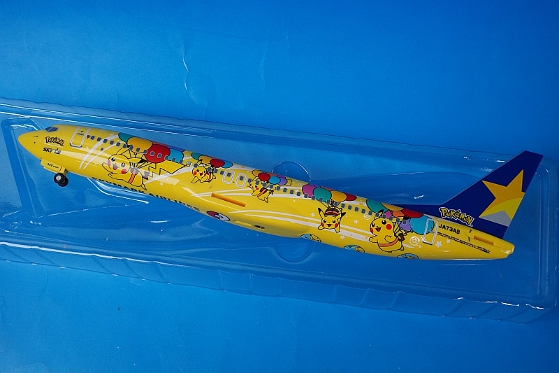 1/130 B737-800 スカイマーク ポケモン ピカチュウジェット JA73AB