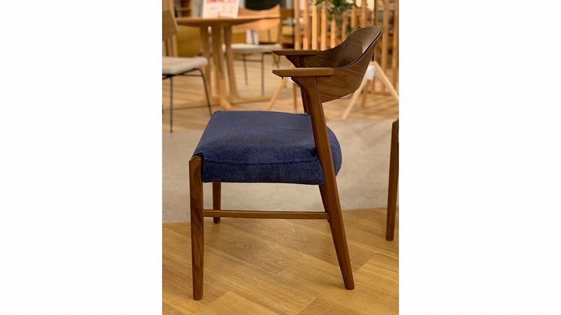 アームチェア PT PRO ウォールナット/レッドオーク ブラック塗装