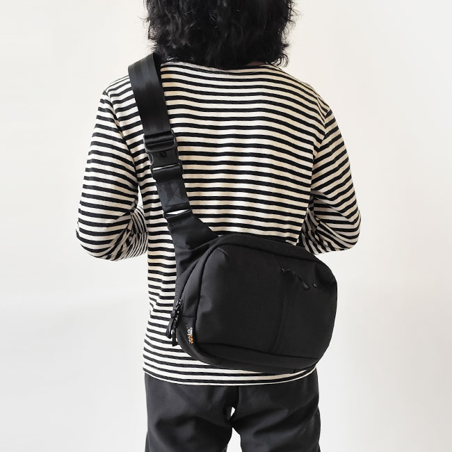 Incase > スリング ショルダーバッグ | BAG, BAG,SHOULDER | J-pia