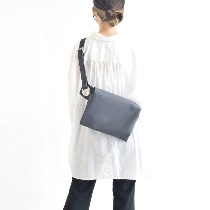 rubber-cho】hatomeボディバッグMサイズ | ボディバッグ