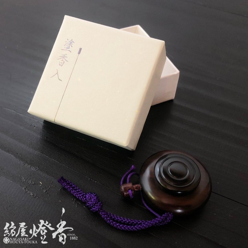 香用具『塗香入【紫檀・小】紙箱入』山田松香木店 | 取扱いメーカー