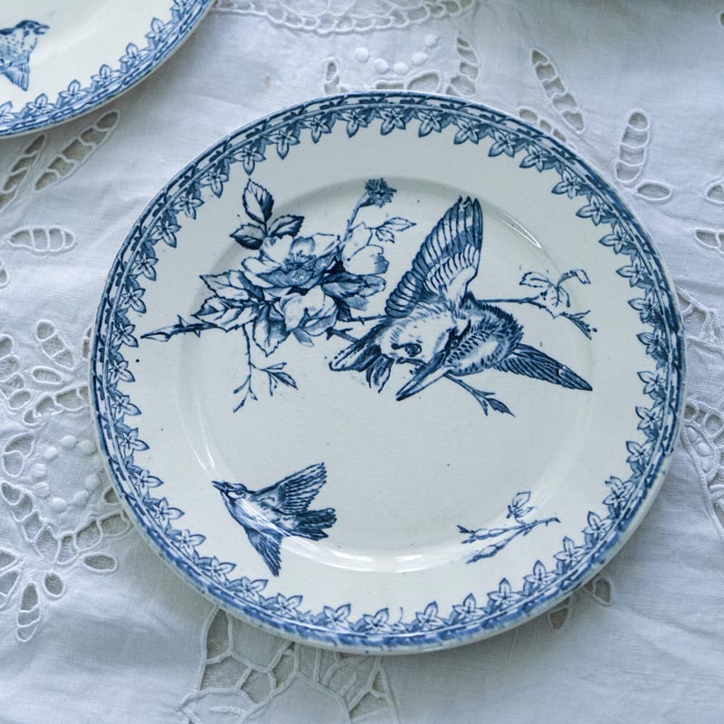 鳥のさえずりが聞こえてきそうなフランスアンティーク