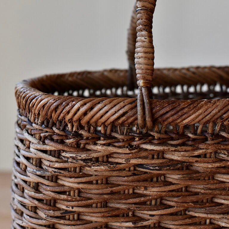 (日々ノ道具 奥田金物) あけび　盛りカゴ あけび 盛りかご 04 赤棒 角スカシ 小｜国産 収納｜FRANK暮らしの道具