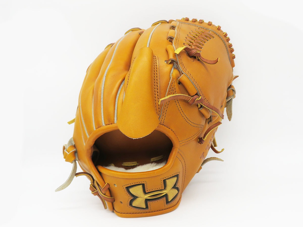 アンダーアーマー 硬式ピッチャー用グラブ 型番QBB0083 アンダー